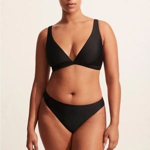 MATTEAU Plunge Bikini Top